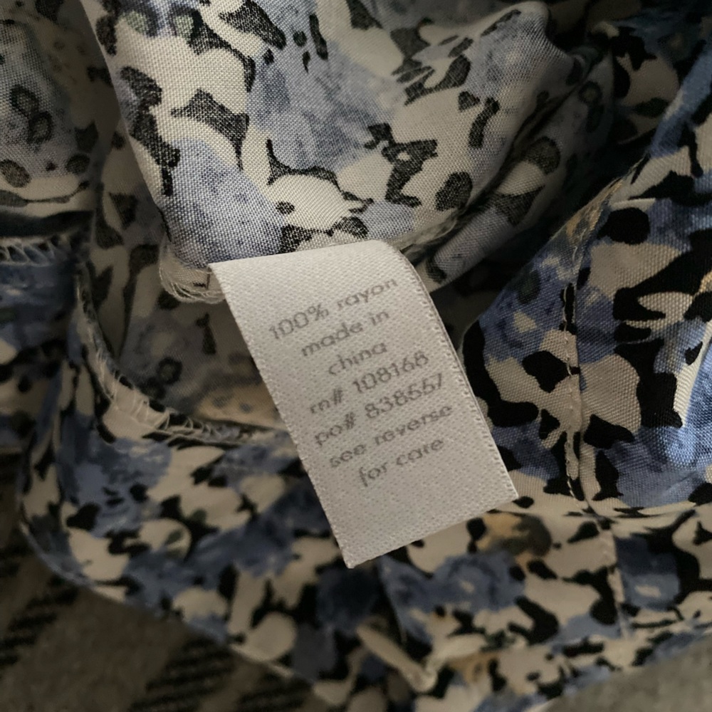 NWOT West of Melrose Tilly’s Blue Ditsy Floral Midi Skirt size small - Picture 13 of 16